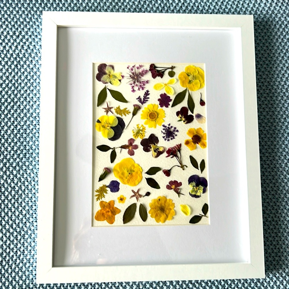 PRESSED FLOWER ART